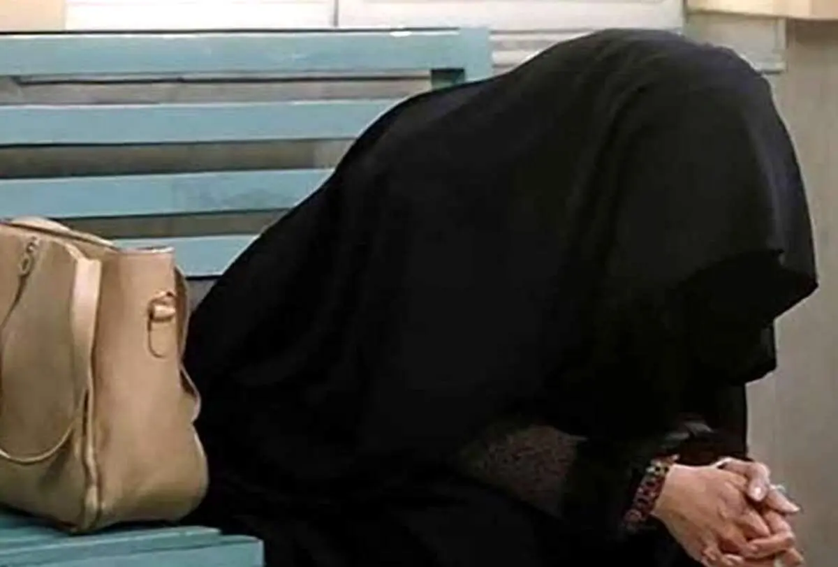 آبروریزی بزرگ با لو رفتن رابطه  شرم‌آور دختر جوان با پیر مرد غریبه