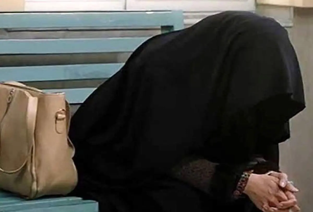 آبروریزی بزرگ با لو رفتن رابطه  شرم‌آور دختر جوان با پیر مرد غریبه