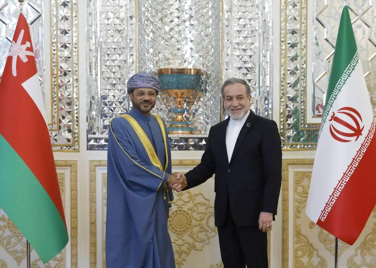 استقبال عراقچی از وزیر خارجه عمان در تهران