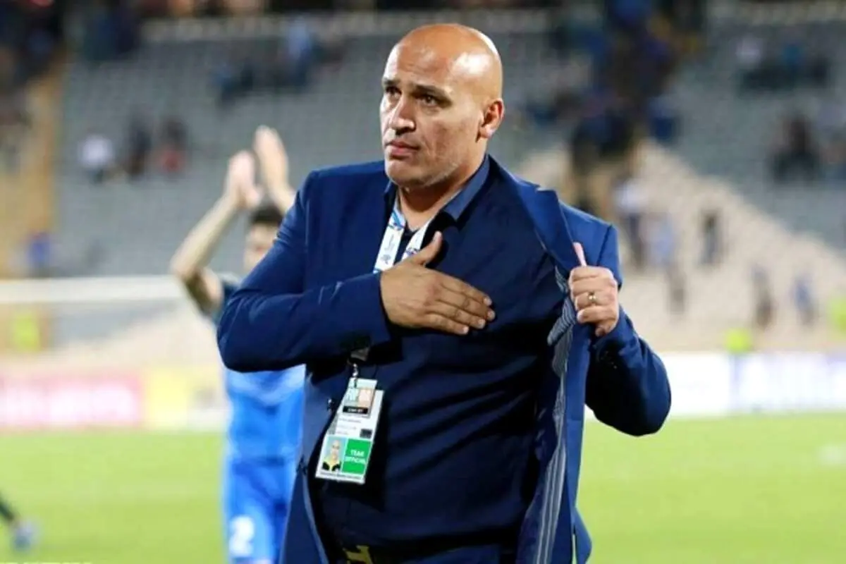 حمله بی امان هواداران استقلال به منصوریان