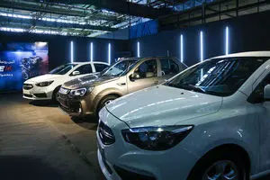 افزایش ۶۰ تا ۱۳۰ درصدی قیمت خودرو پس از خروج از بورس