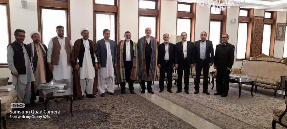 سفیر ایران چپن پوش شد/ ببینید