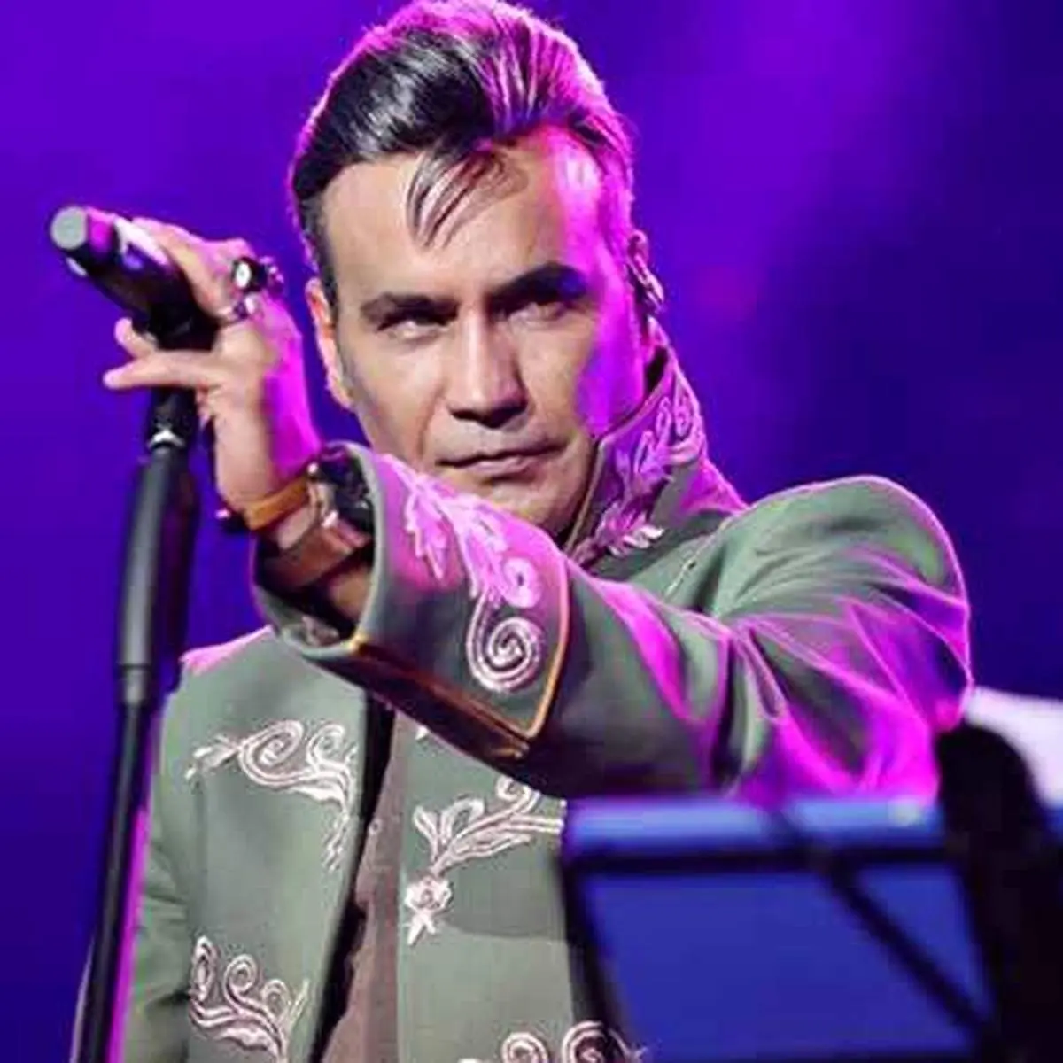 فیلم عجیب از از شهرام شکوهی خواننده با پای خونین و الفاظ رکیک خانوادگی!/ تصویر