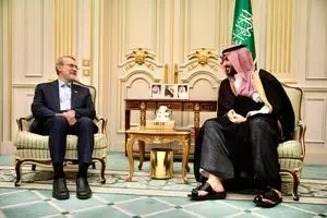 علی لاریجانی با خالد بن سلمان دیدار کرد