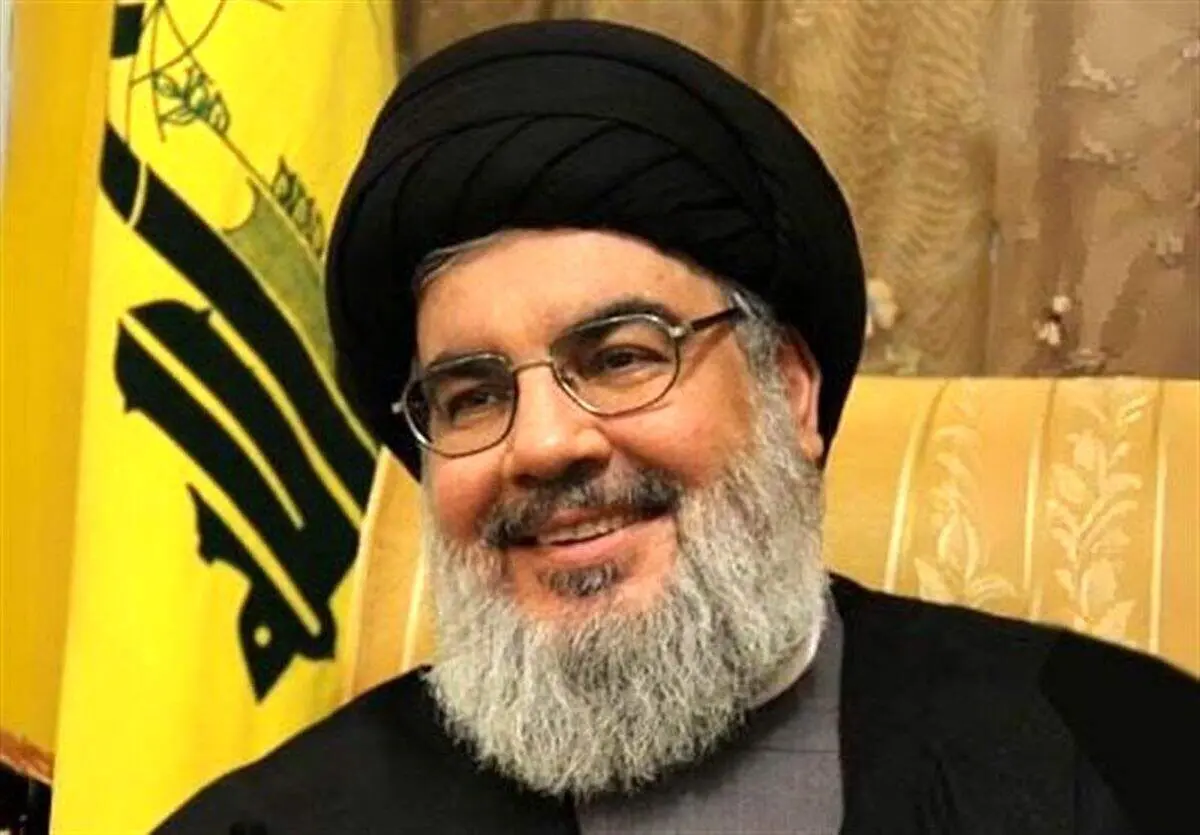 اهدای کلت شخصی رهبر انقلاب به سیدحسن نصرالله + ببینید 
