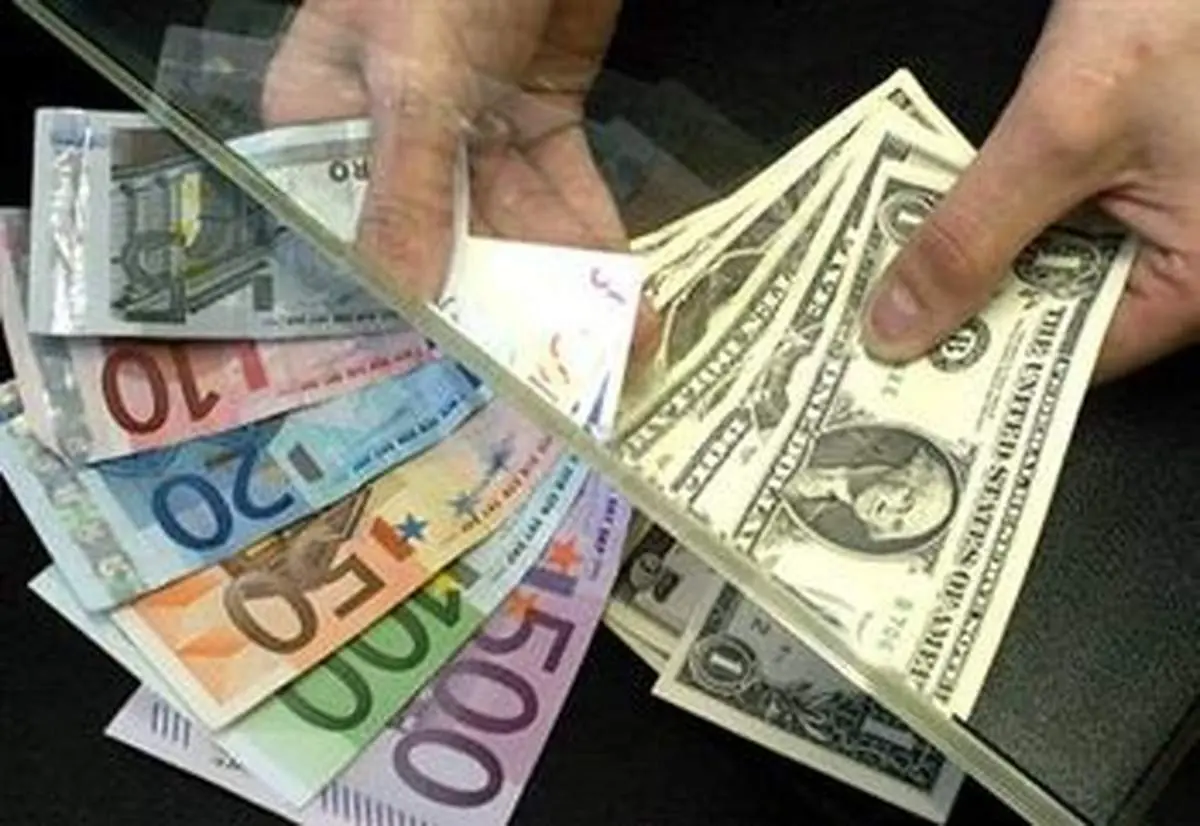 قیمت دلار در بازار آزاد و صرافی ملی افزایش یافت 