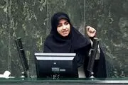 طوفان نماینده زن مجلس: برای پست‌ها و مسئولیت‌های حساس اجازه داده‌اند زنان و همسرانشان دخالت کنند +ببینید 