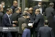عکس عجیب از وزیر بهداشت و نماینده مجلس در صحن علنی+ببینید 