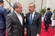 دیدار عراقچی و وانگ یی در بیشکک