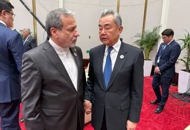 دیدار عراقچی و وانگ یی در بیشکک