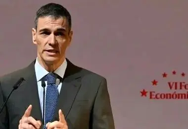 اسپانیا حریم هوایی خود را به روی جنگنده‌های آمریکایی بست