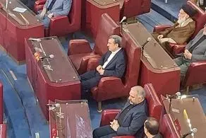 لباس سفید احمدی نژاد سوژه رسانه ها شد + عکس 