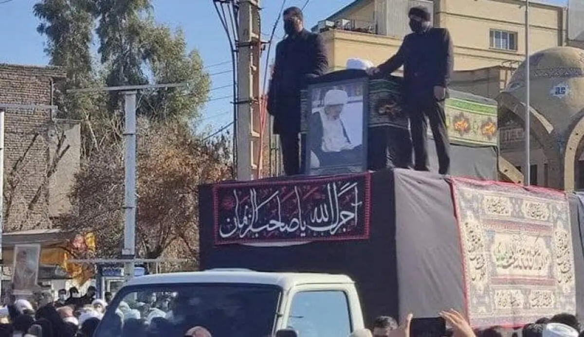 پیکر آیت‌الله صافی‌گلپایگانی تشییع شد/ ببینید 