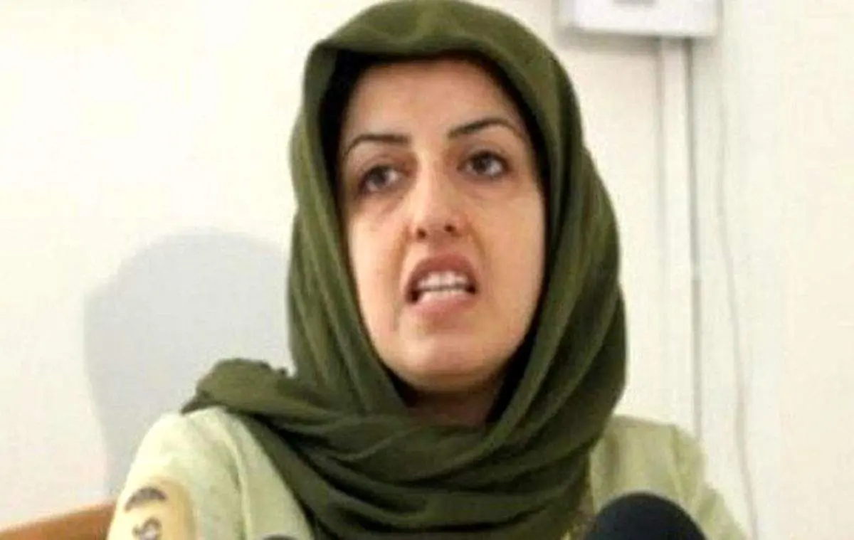 نرگس محمدی از زندان خارج شد