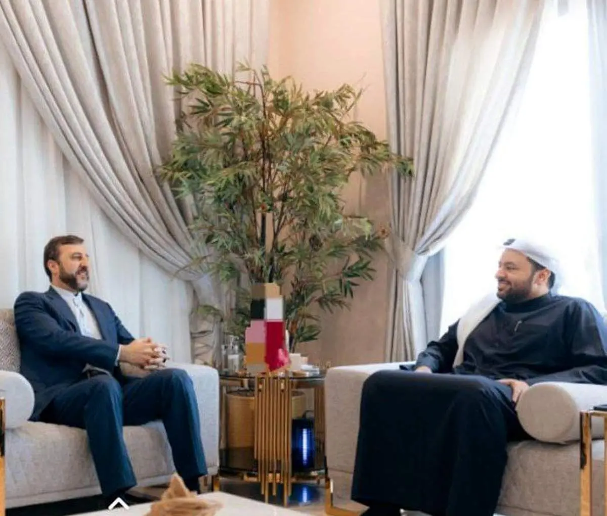 سفر غریب‌ آبادی به دوحه و دیدار با مقامات قطری 