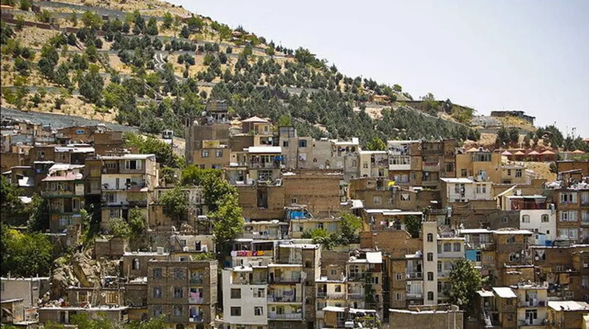 جولان ساختوسازهای بدقواره در گلابدره