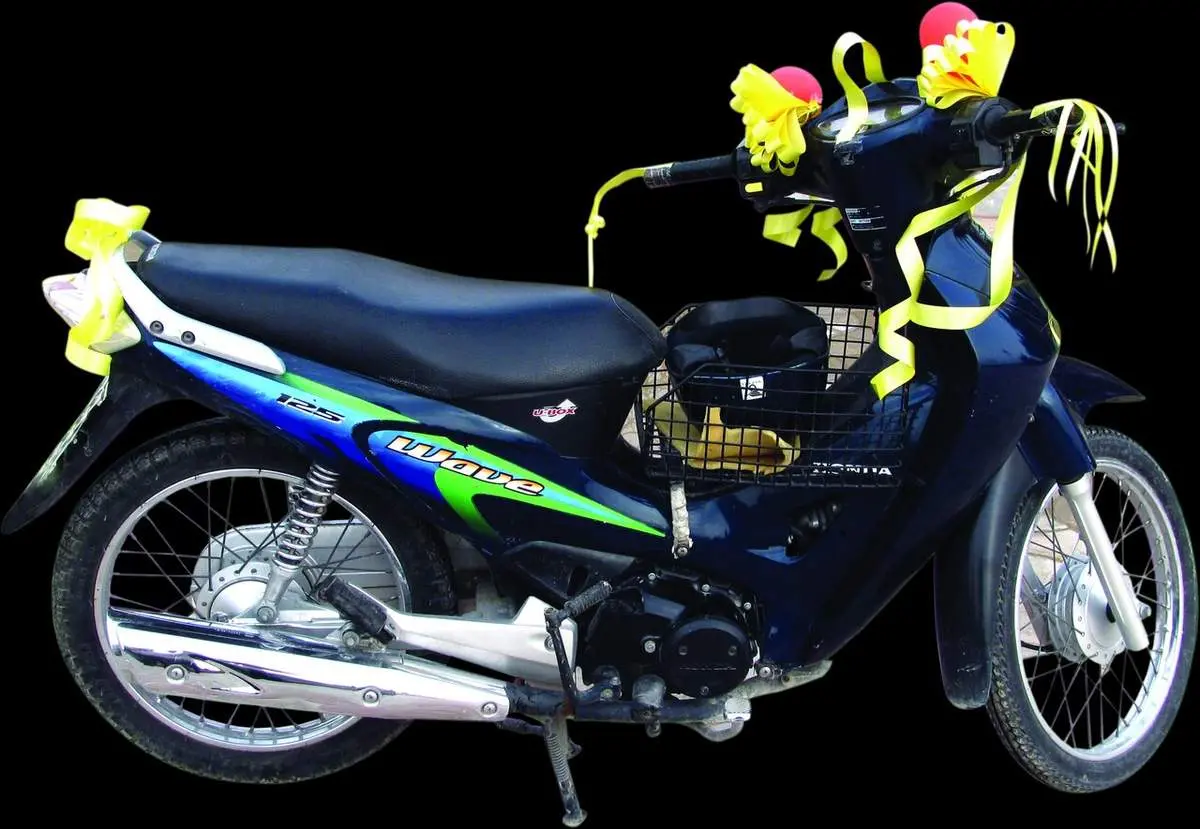 عکس های عروسی این عروس و داماد موتورسوار ایرانی فضای مجازی را ترکاند/ تصاویر