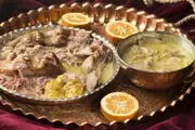 نوشته عجیبی که روی دیوار یک طباخی چسبیده/ عکس