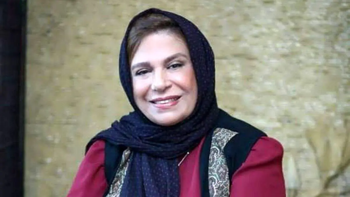 دیدار صمیمی گوهر خیراندیش با اکبر عبدی و همسرش در منزل/ عکس