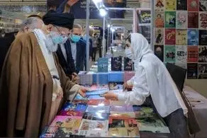 لحظه برخورد رهبری با یک دختر کم حجاب با شال نارک+عکس
