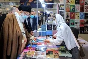 لحظه برخورد رهبری با یک دختر کم حجاب با شال نارک+عکس