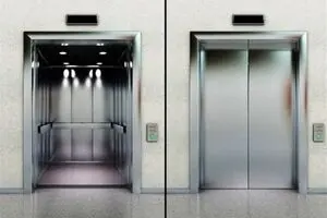 لحظات هولناک دست درازی وکیل پلید به دختر جوان در آسانسور/ عکس