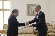 دیدار سفیر جدید انگلیس با عراقچی