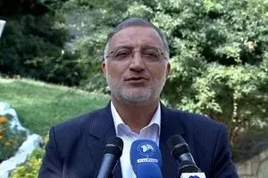 توضیحات علیرضا زاکانی درباره چمن کاری ورزشگاه آزادی 