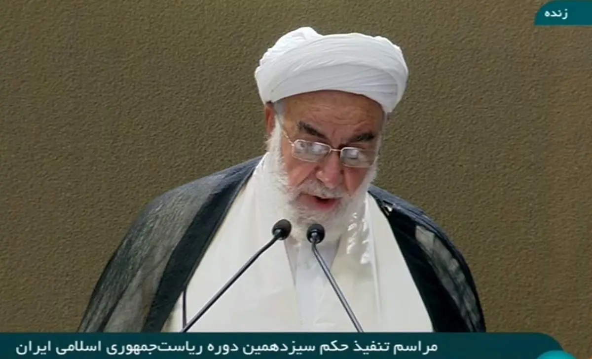 رهبر انقلاب: میهن عزیزمان تشنه خدمت و آماده حرکت جهشی در همه عرصههاست
