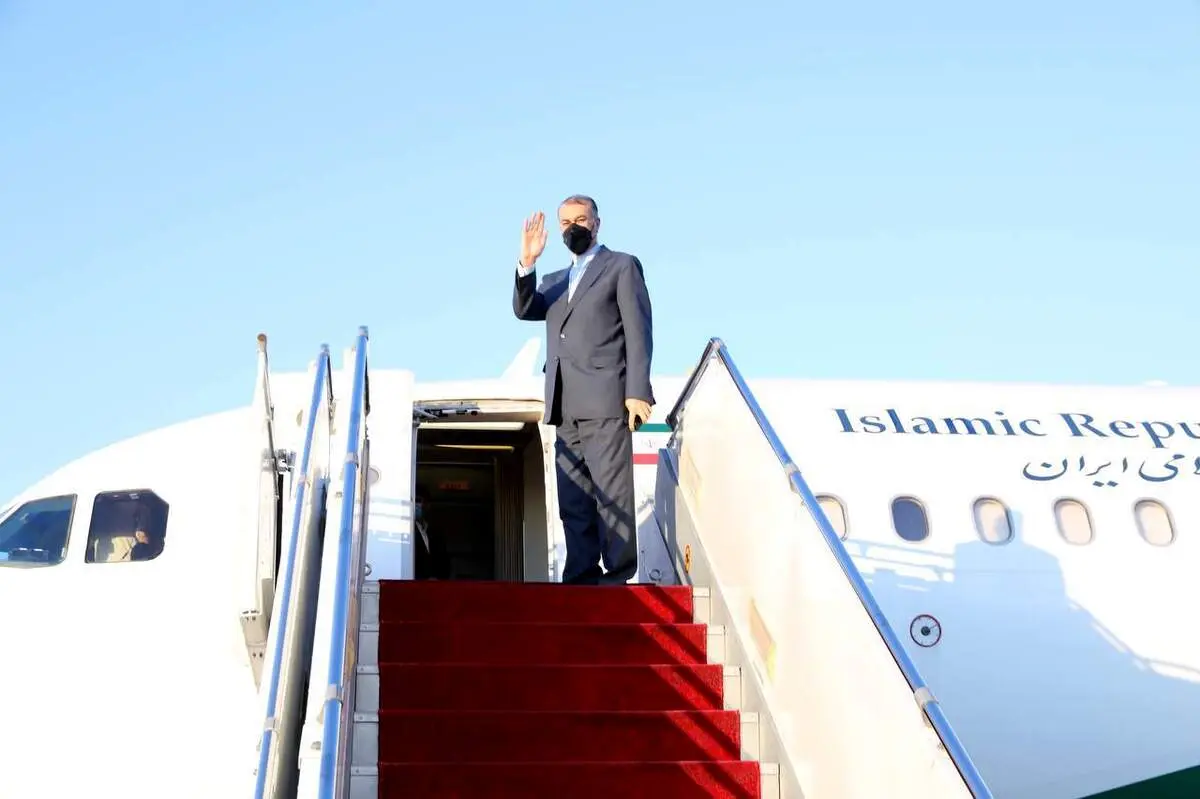 وزیر خارجه راهی عمان شد