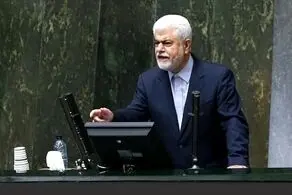 انتقاد بی‌سابقه از رئیسی: مردم 4 ساعت در صف بنزین هستند و برای 50 هزار تومان به هم زنگ می‌زنند+فیلم 